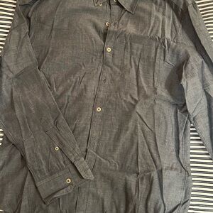 American Eagle Outfitters Gray Casual Button Down Shirt